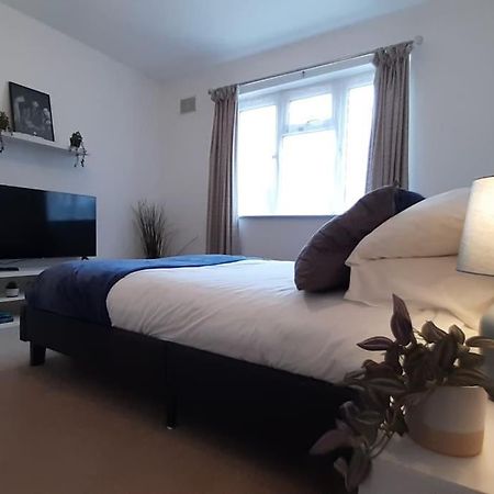 Free Parking Spacious Home Cardiff Extérieur photo