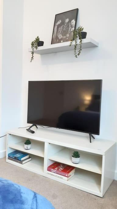 Free Parking Spacious Home Cardiff Extérieur photo