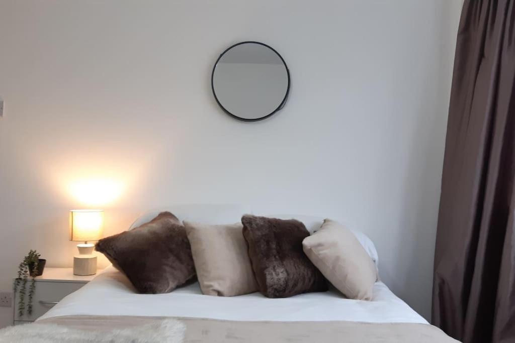 Free Parking Spacious Home Cardiff Extérieur photo
