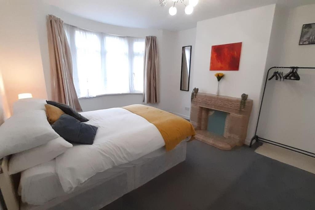 Free Parking Spacious Home Cardiff Extérieur photo