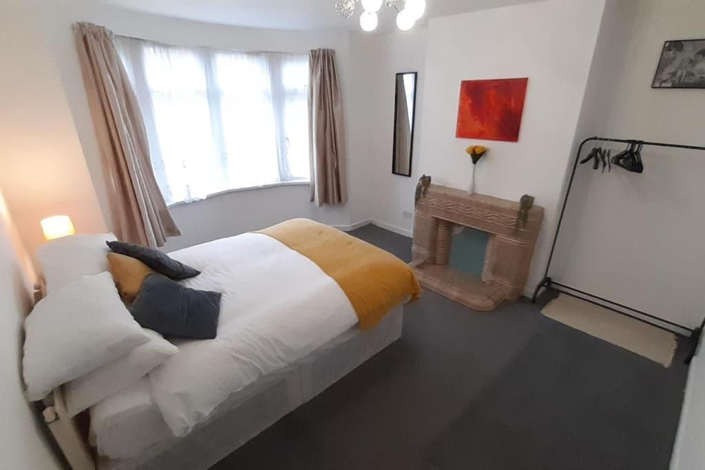 Free Parking Spacious Home Cardiff Extérieur photo