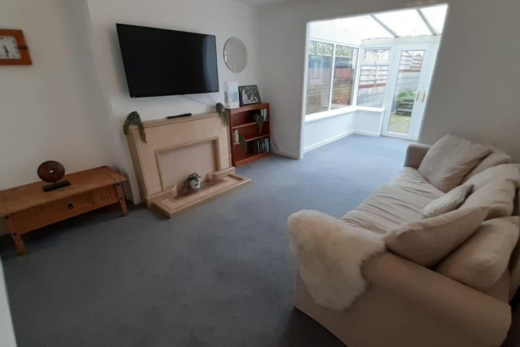 Free Parking Spacious Home Cardiff Extérieur photo