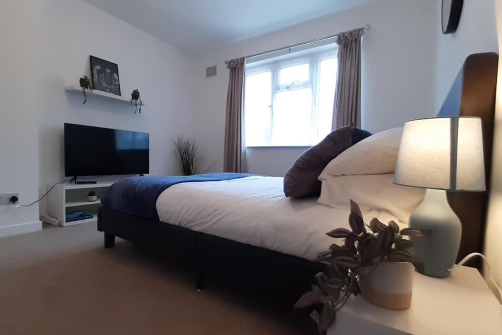 Free Parking Spacious Home Cardiff Extérieur photo