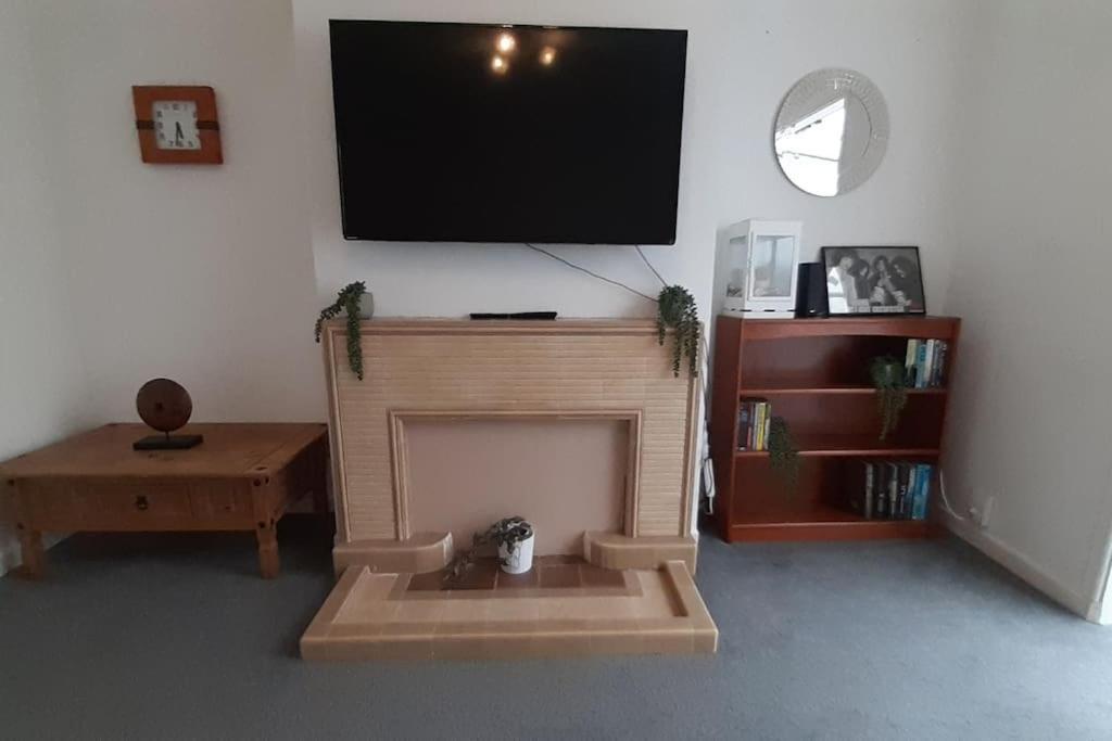 Free Parking Spacious Home Cardiff Extérieur photo
